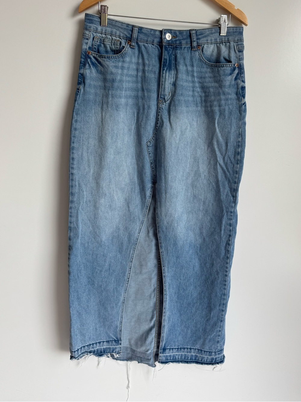 Rewash Women’s Denim Maxi Skirt Light Wash Raw Hem Front Slit Casual 13 31